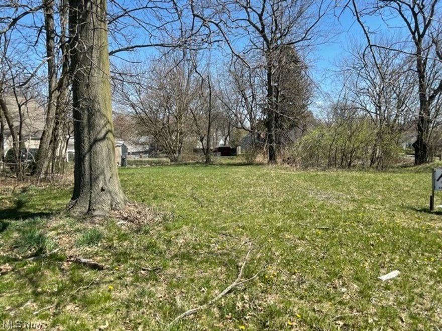 2 Lots available and priced to sell together with a total lot size of 90x155.  This corner lot sits right across from the George Barber learning center.  Utilities should be available at street, buyer or buyers agent to confirm with utility companies.