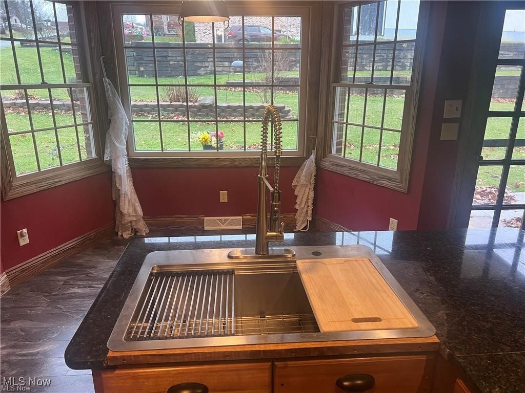 East Liverpool, Ohio 43920, United States, 4 Bedrooms Bedrooms, ,2 BathroomsBathrooms,Residential,Active,171169