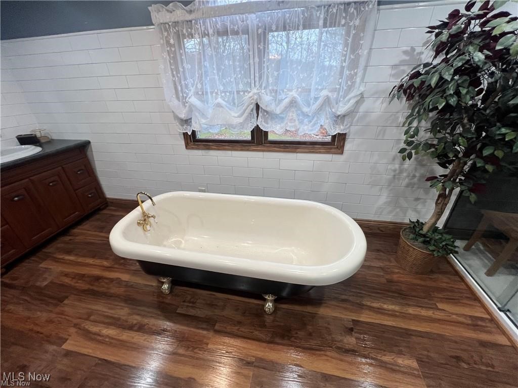 East Liverpool, Ohio 43920, United States, 4 Bedrooms Bedrooms, ,2 BathroomsBathrooms,Residential,Active,171169