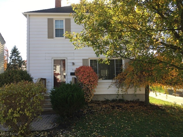 Beautifully maintained family home in wonderful location of the Falls. Neighborhood is convenient to everything. Previous owner did many updates including windows, furnace and central air, kitchen, flooring and remodeled bathroom. This owner has maintained the home, replaced the roof 8 years ago, and is "move in" ready.
