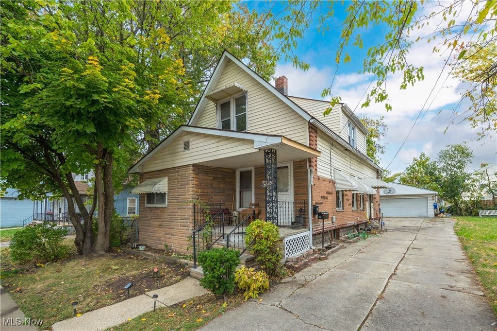 Photo of 3045 W 104th Street, Cleveland, OH 44111 (MLS # 5167936)