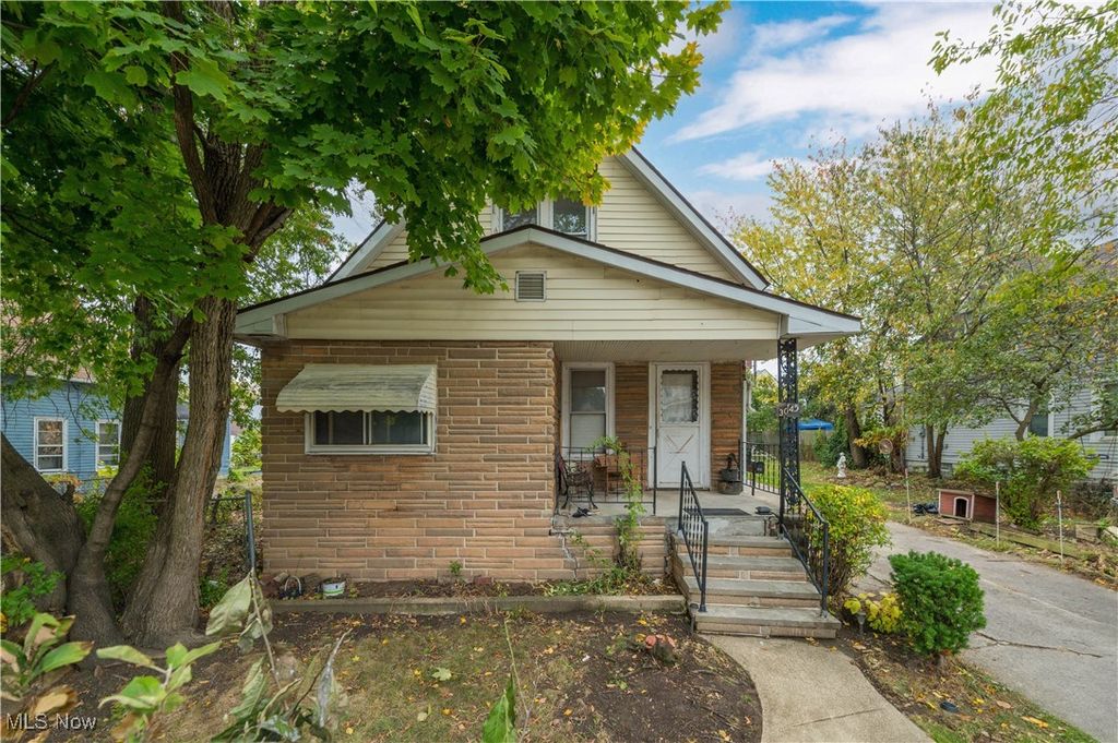 Photo of 3045 W 104th Street, Cleveland, OH 44111 (MLS # 5167936)