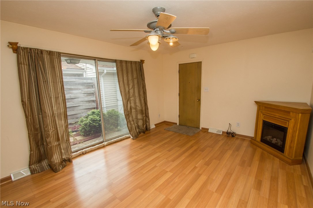 Bear Crk Village Conod 01 - Residential