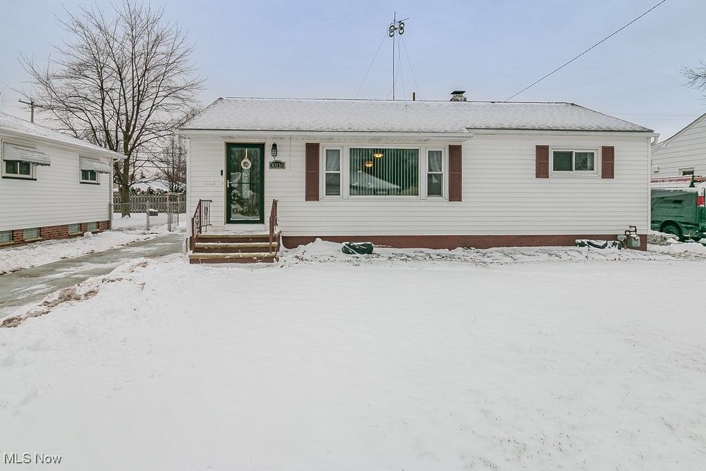 Photo of 30116 Barjode Road, Willowick, OH 44095 (MLS # 5181816)