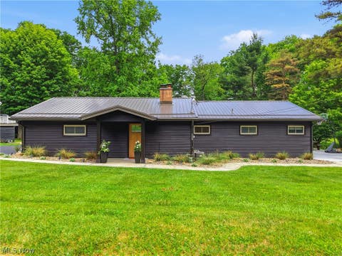 Homes For Sale - 6115 Vale View Drive Sw Dr<br/> Sherrodsville, OH 44675