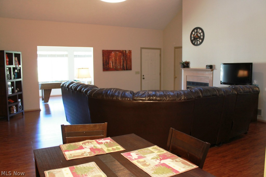 Cambridge/Crk Condos Ph I - Residential