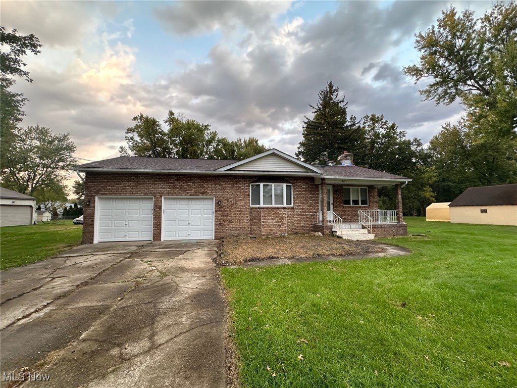 2195 Reeves Road, Warren, Ohio image 1