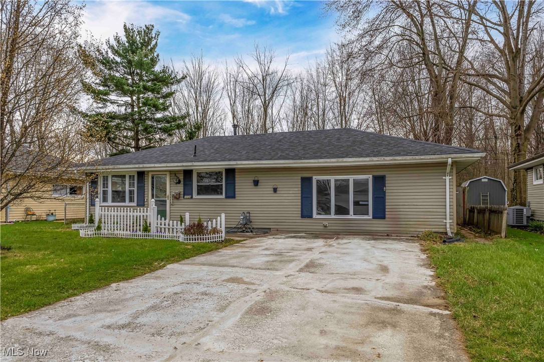 1038 Oakwood Drive, Elyria, Ohio image 1