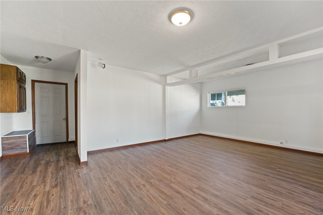 1038 Oakwood Drive, Elyria, Ohio image 13