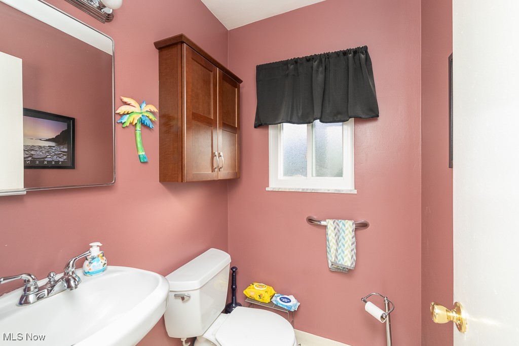 8605 Banner Lane, Parma, Ohio image 12