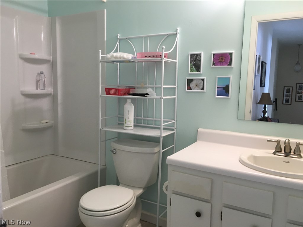 Country Club Twnhs North Condo - Residential