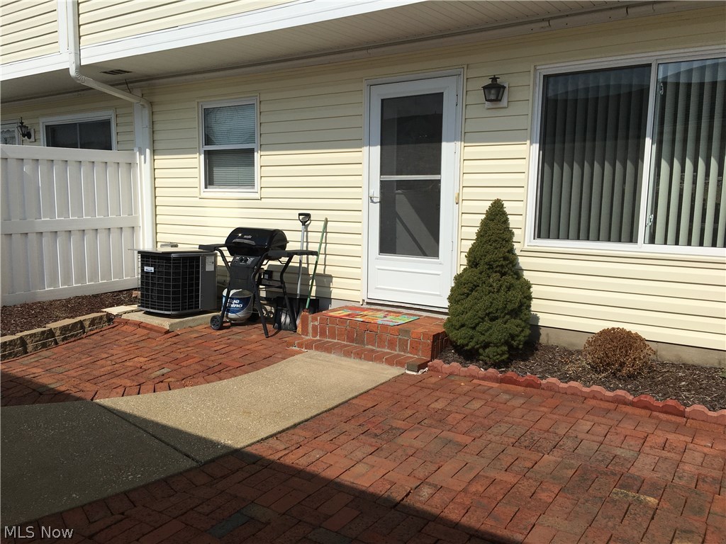 Country Club Twnhs North Condo - Residential