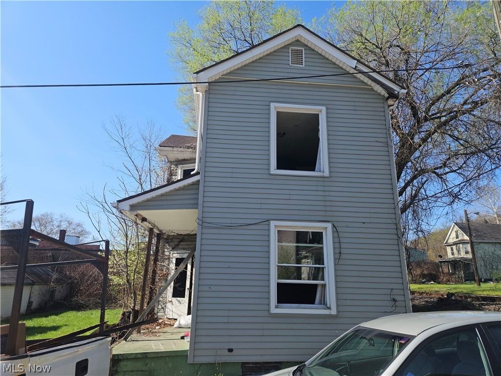 Photo of 612 Ross Street, Steubenville, OH 43952 (MLS # 5199737)