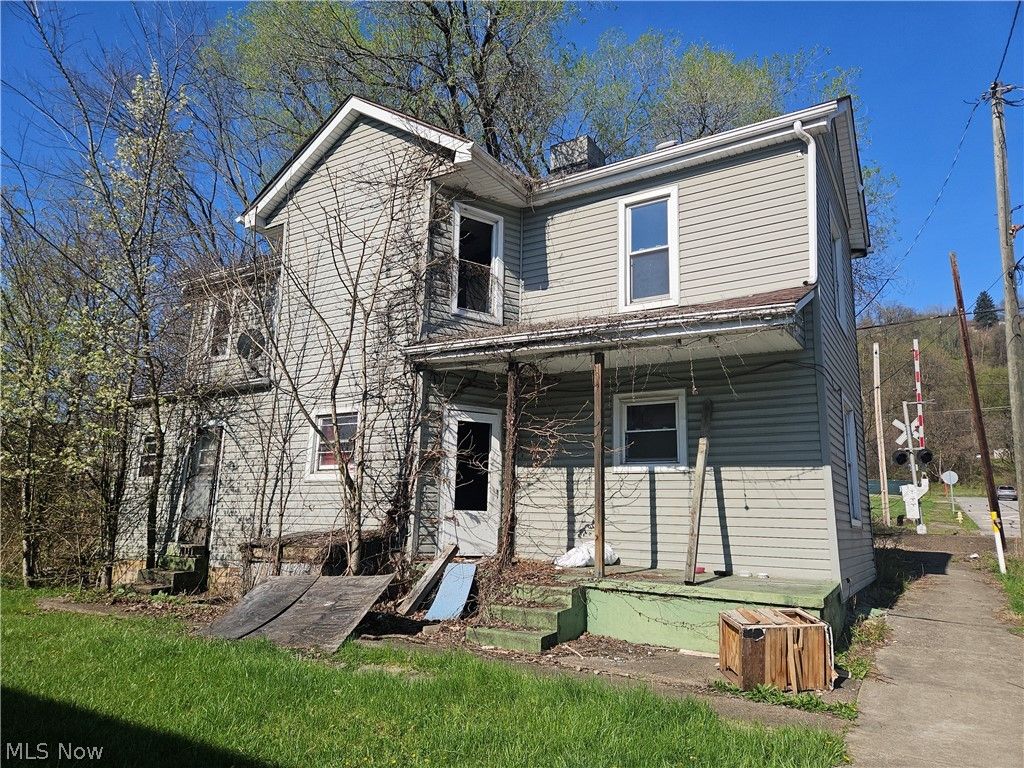 Photo of 612 Ross Street, Steubenville, OH 43952 (MLS # 5199737)