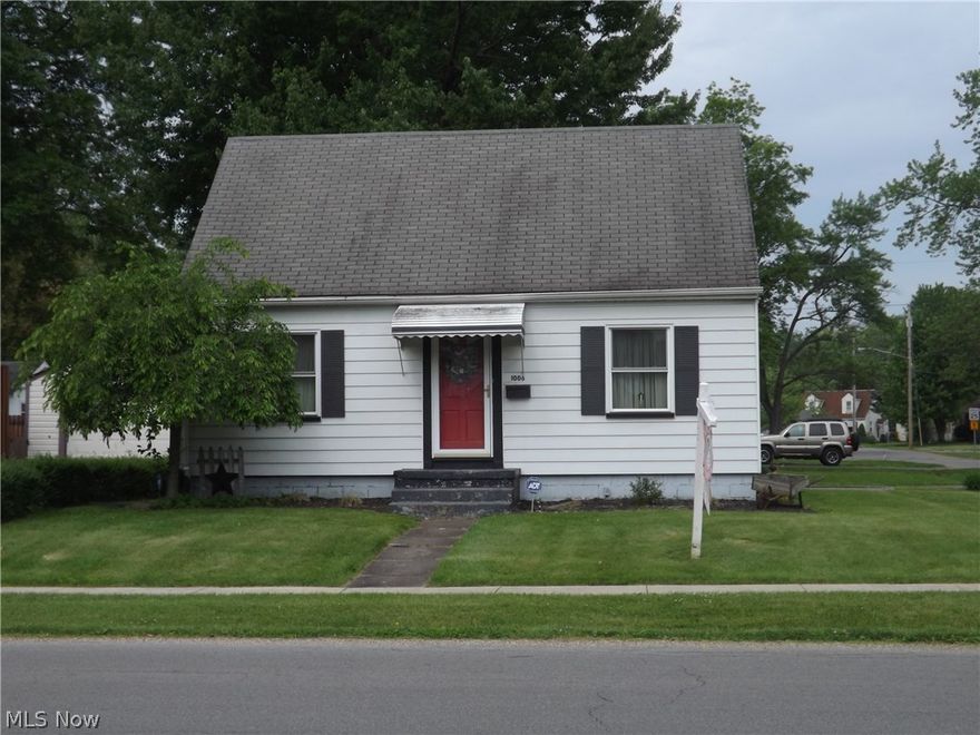 Seller is anxious and needs to sell this lovely home.  Take a look and make an offer!! That's all there is to it.  There is so much to say about this really lovely and warm 3 bedroom home.  You MUST see inside to appreciate.  Absolutely beautiful newer kitchen with eating area, newer bath, newer windows, glass block in basement, newer hot water tank, built in closet in basement.  Lots of closets and storage upstairs.
Very appealing and comfortable deck in back.  Stove, refrigerator, dishwasher and microwave stay.  Owner has provided a Home Warranty.  South and East walls are waterproofed
You must see this!!