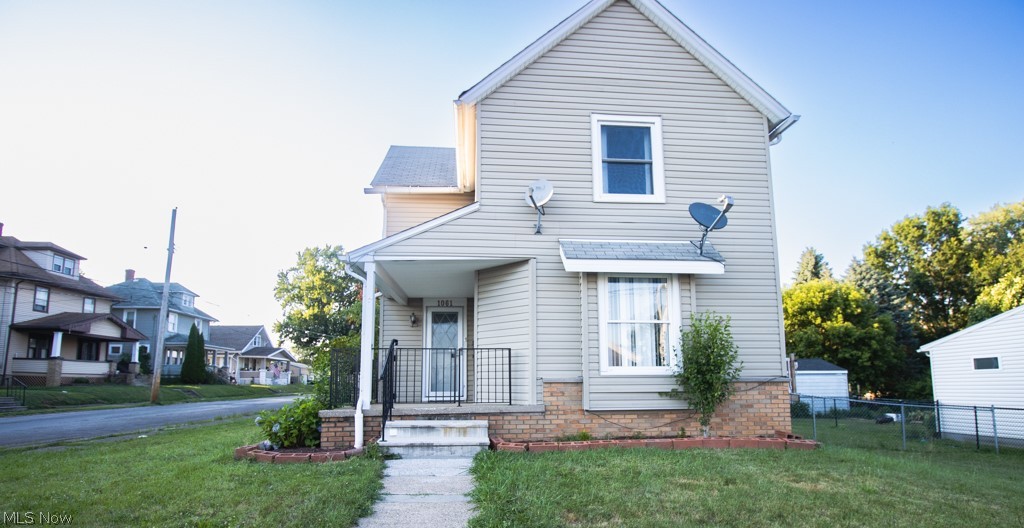 Photo 1 of 13 — 1061 Oak Avenue, Barberton, OH 44203