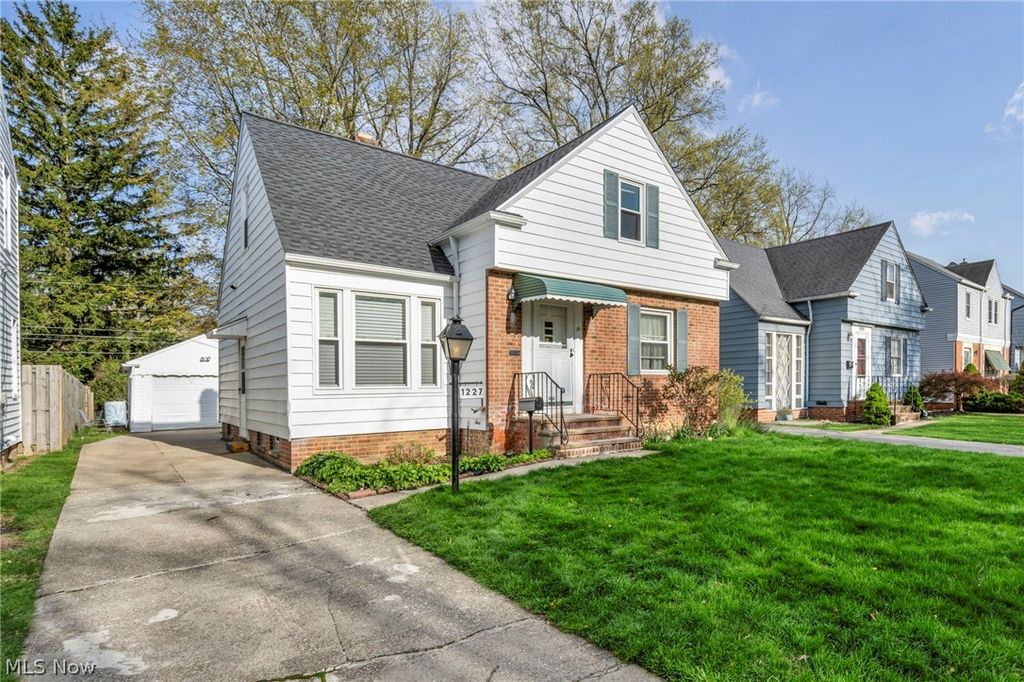 Photo of 1227 Avondale Road, South Euclid, OH 44121 (MLS # 5202873)