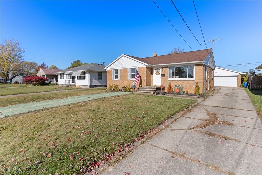 Photo of 1618 W 28th Street, Lorain, OH 44052 (MLS # 5167903)