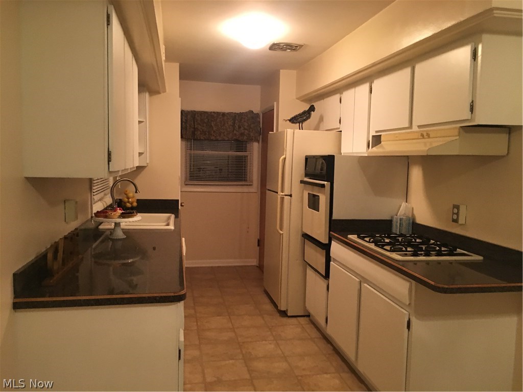 Church Hill Manor - Residential