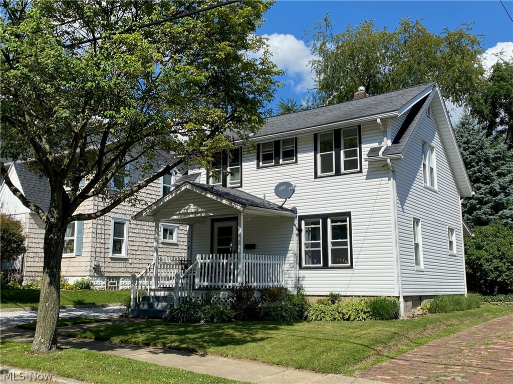 Why rent when you can own? Welcome to this lovely colonial located in the heart of North Hill. This home boasts two nicely sized bedrooms and one full bath. There is a spacious living room which opens to the formal dining room perfect for entertaining. The oak kitchen offers ample cabinet and counter space. This home is absolutely move in ready and awaiting a new owner. Stop looking and start packing. Call to schedule a showing today.