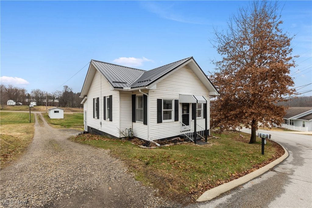 Photo of 357 S Lincoln Avenue, Barnesville, OH 43713 (MLS # 5178841)