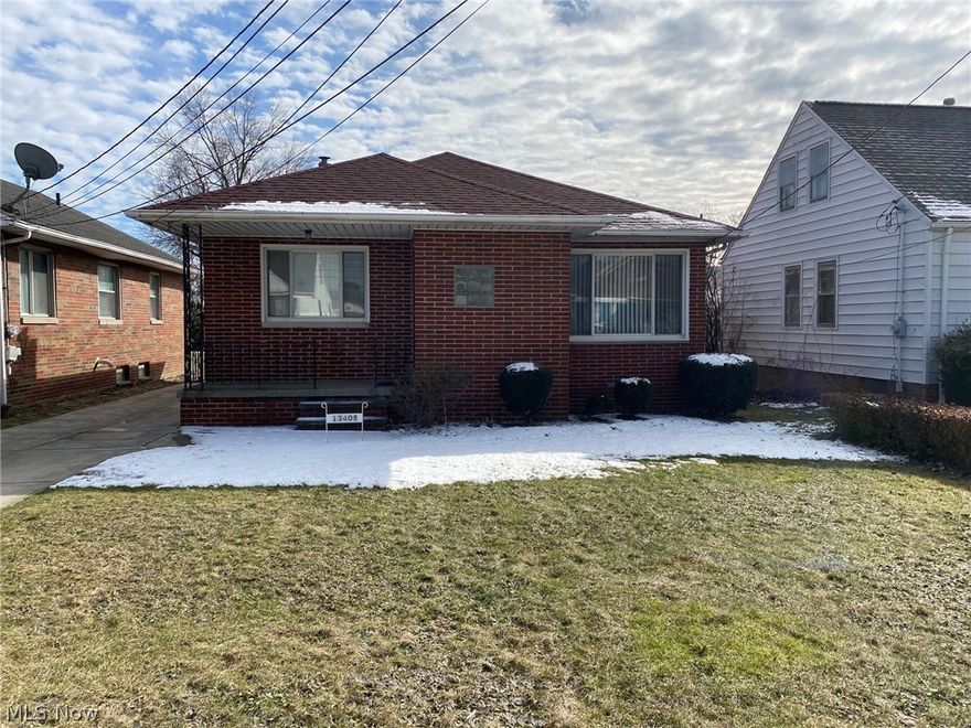 Clean, well maintained, all brick ranch.  This is an easy keeper. Close to highways. Additional parcel 545-18-159 is included.

Owner is a licensed real estate agent in the State of Ohio.