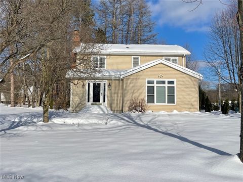 318 Hillside Lane Chagrin Falls OH 44022