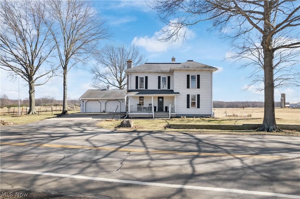 Photo of 12450 Navarre Road SW, Navarre, OH 44662 (MLS # 5189661)
