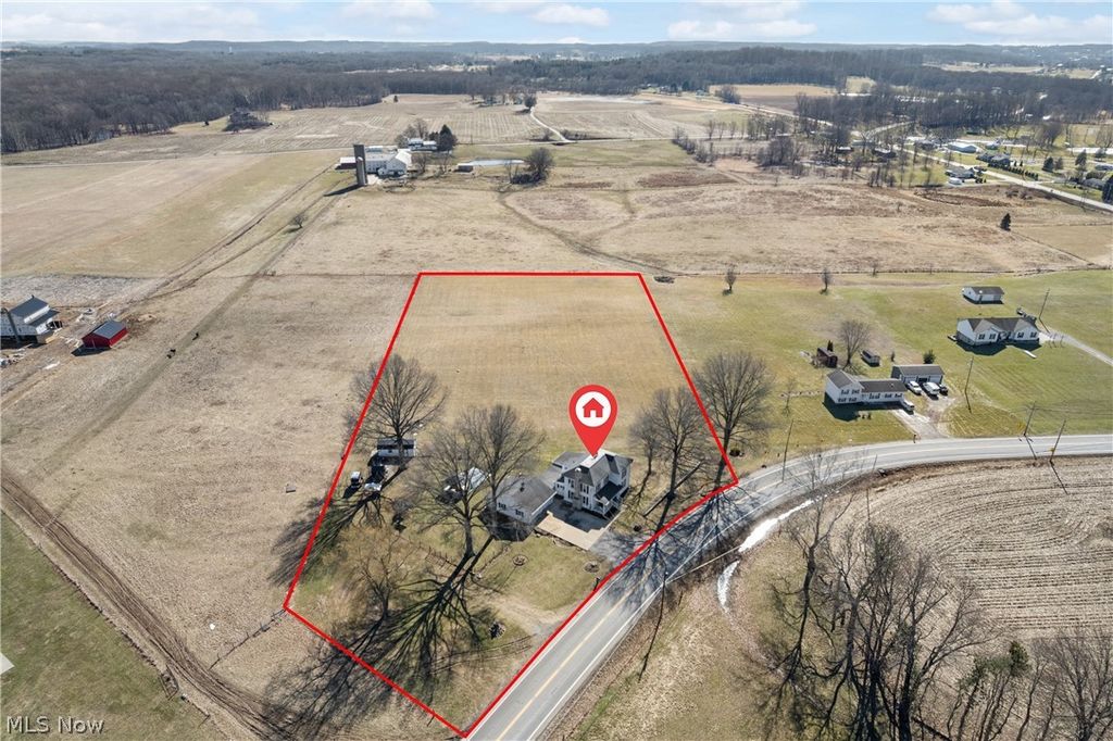 Photo of 12450 Navarre Road SW, Navarre, OH 44662 (MLS # 5189661)