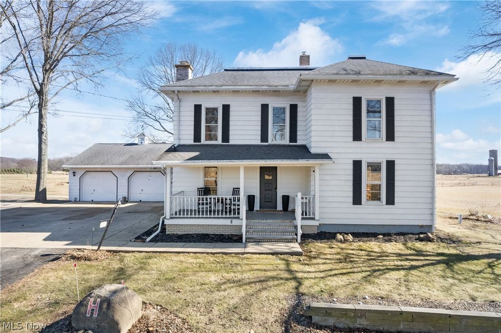 Photo of 12450 Navarre Road SW, Navarre, OH 44662 (MLS # 5189661)