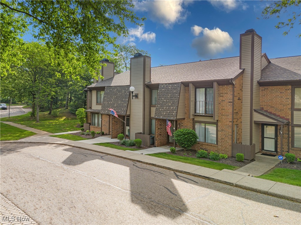 4533 Saint James Circle, Canton, Ohio image 3