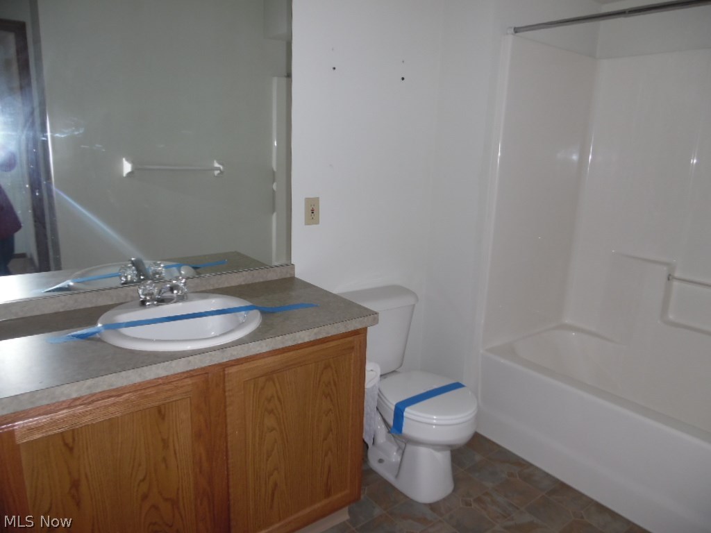 Robin Rdg Condos Ph L 50 - Residential