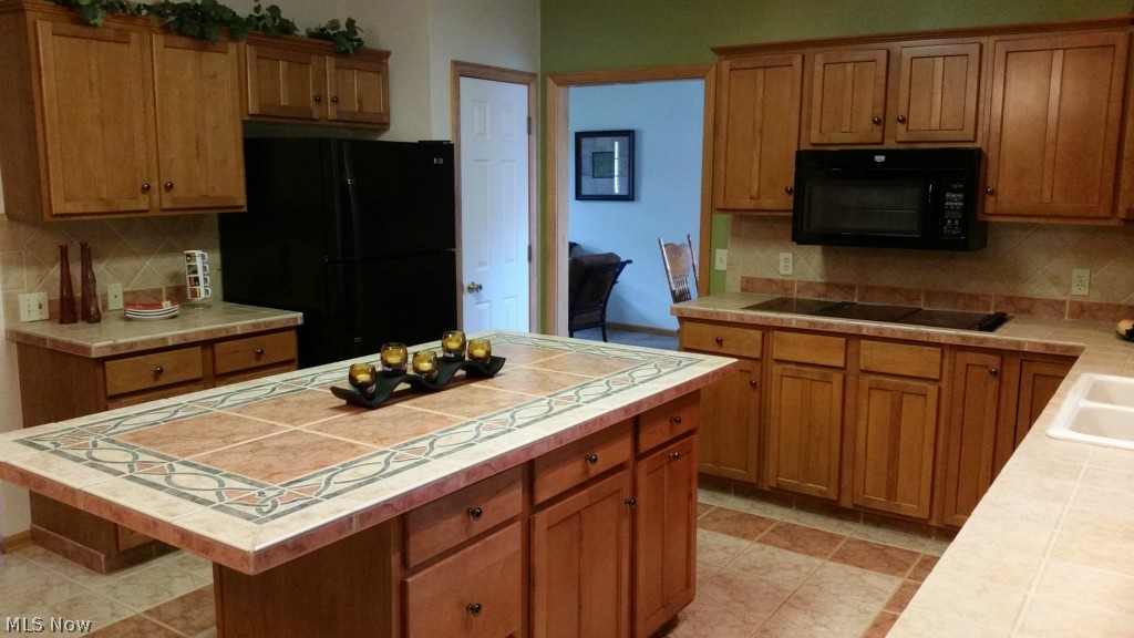 OaklawnEst RE PLAT Lot 25 All - Residential