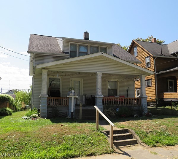What a great investment! Lots of updating done in both units. This would be perfect for someone who needs quick highway access or for a Malone or Walsh University student.