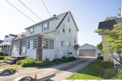 Tiny photo for 213 Como Street, Struthers, OH 44471 (MLS # 5215378)