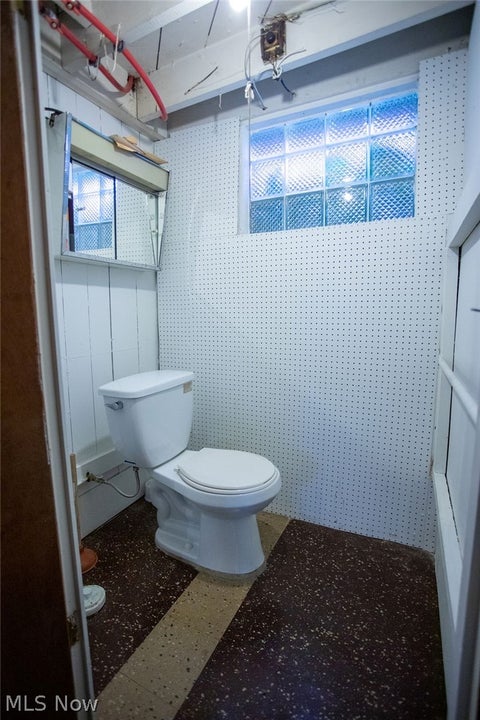 Tiny photo for 213 Como Street, Struthers, OH 44471 (MLS # 5215378)