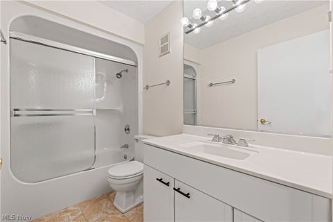 Tiny photo for 1049 N Medina Line Road, Akron, OH 44333 (MLS # 5240222)