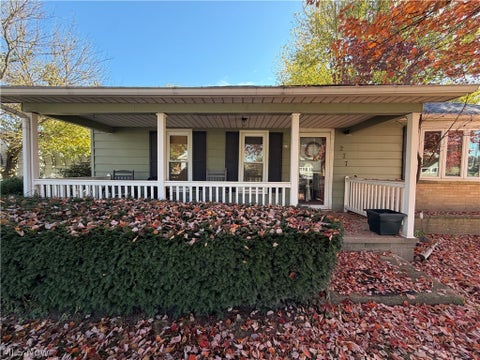 Photo of 277 Stonecreek Road SW, New Philadelphia, OH 44663 (MLS # 5257031)