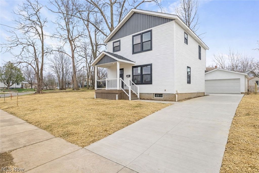 Photo of 1334 Hazelwood Ave, Akron, OH 44305 (MLS # 5198606)