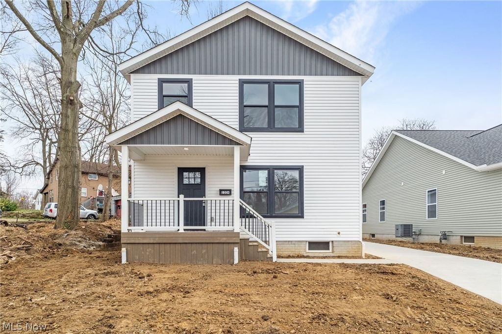 Photo of 1334 Hazelwood Ave, Akron, OH 44305 (MLS # 5198606)