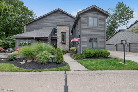 Condo For Sale - 1025 Stonewood Court<br/> Cuyahoga County, Westlake, OH 44145