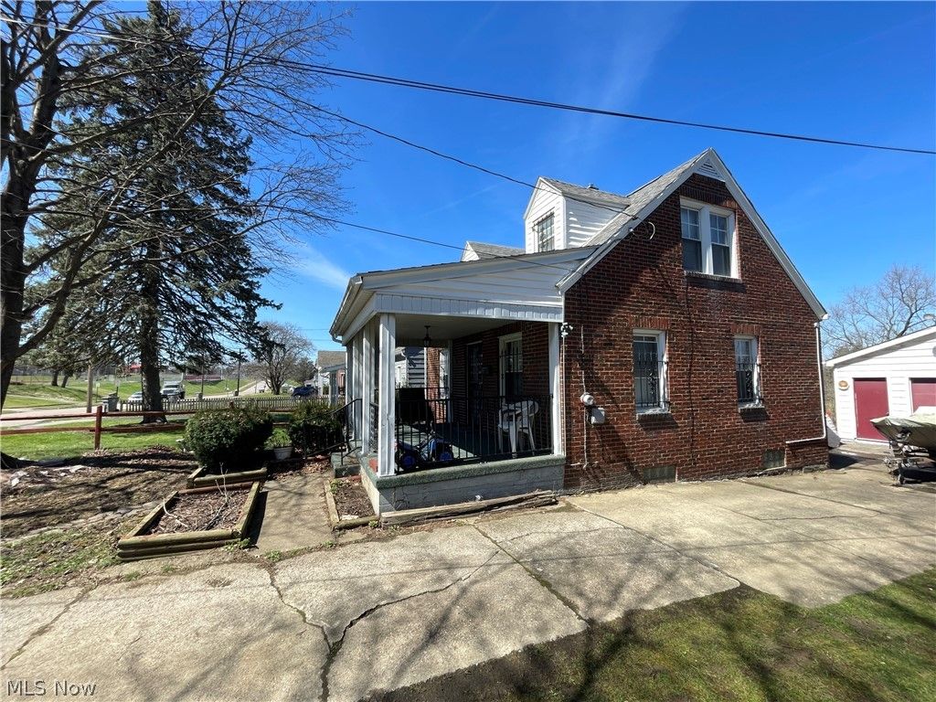 Photo of 414 E Laclede Avenue, Youngstown, OH 44507 (MLS # 5197637)
