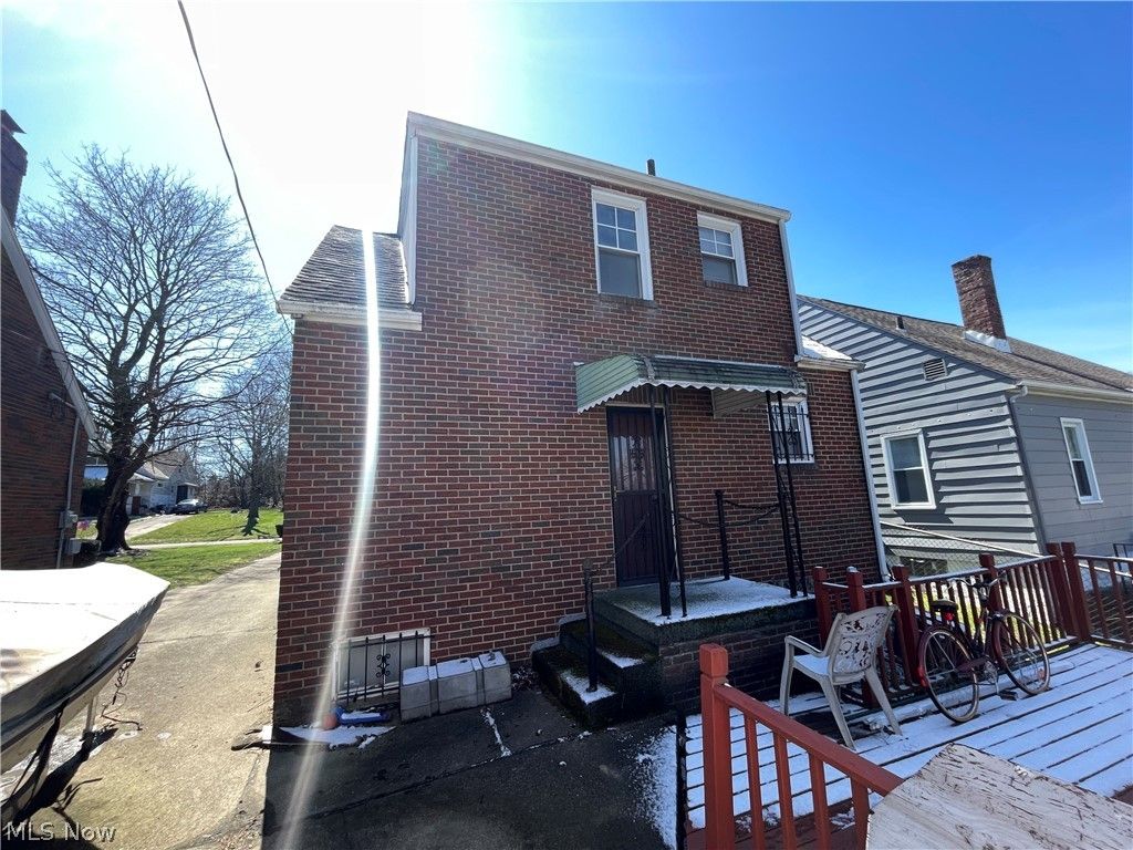 Photo of 414 E Laclede Avenue, Youngstown, OH 44507 (MLS # 5197637)