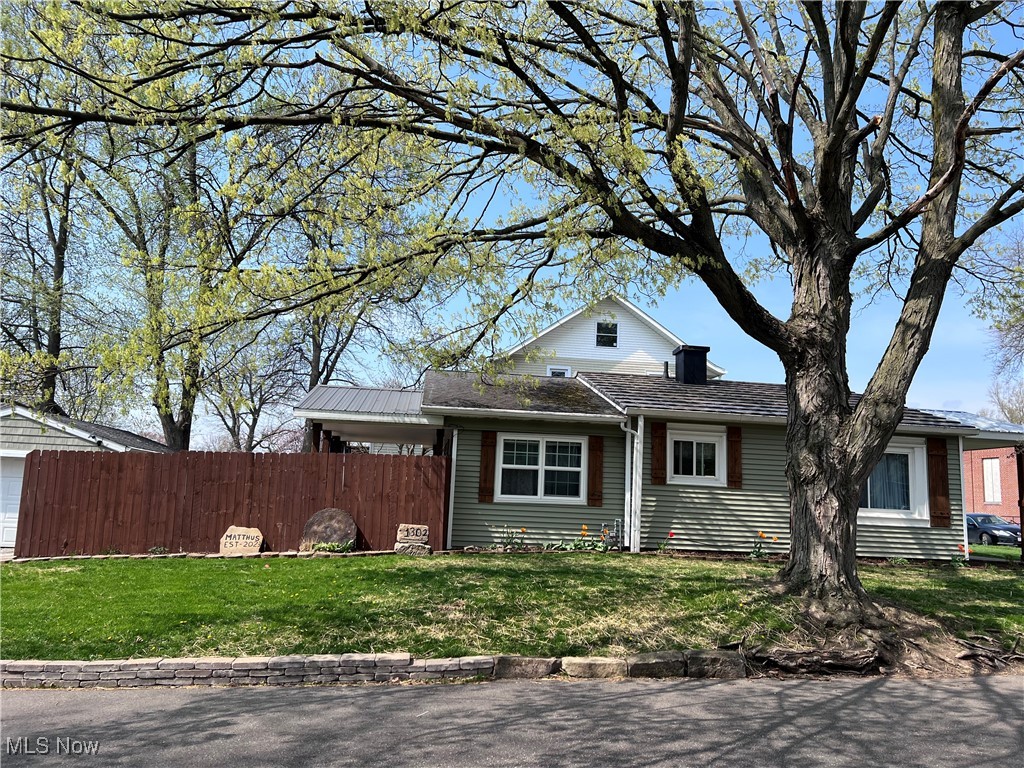 1302 Dover Avenue, Dover, Ohio image 4