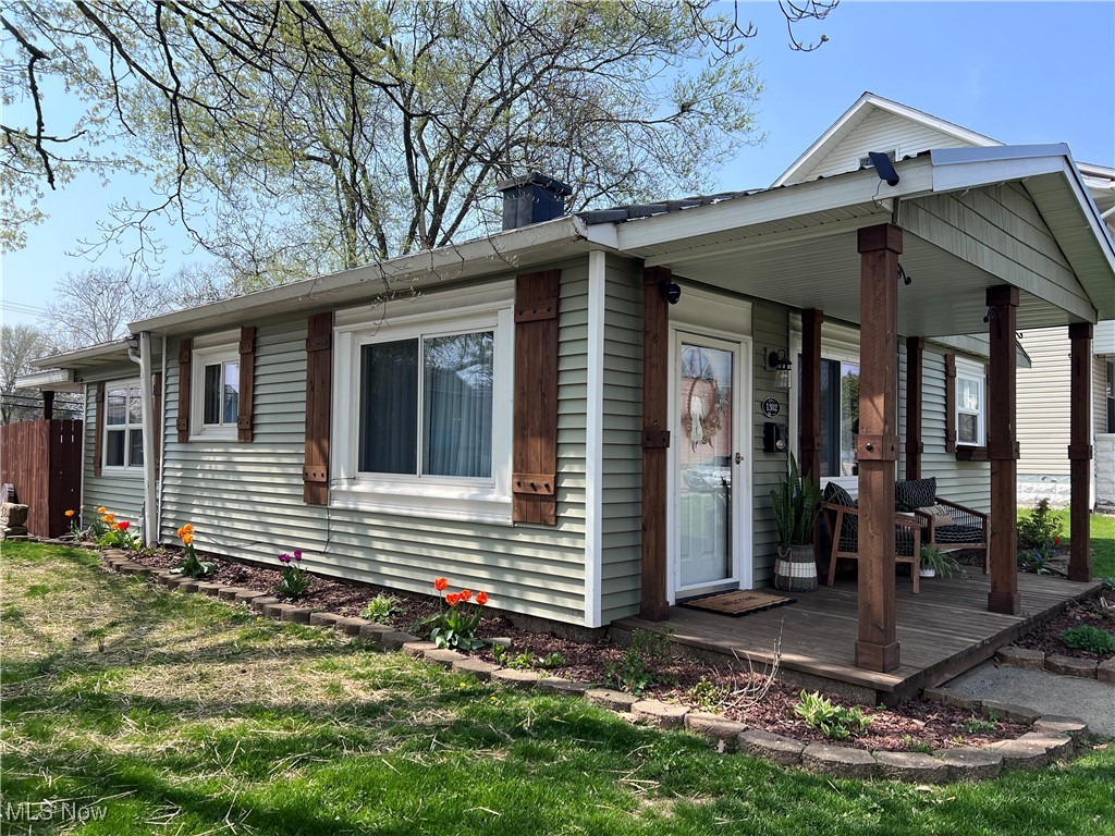 1302 Dover Avenue, Dover, Ohio image 3