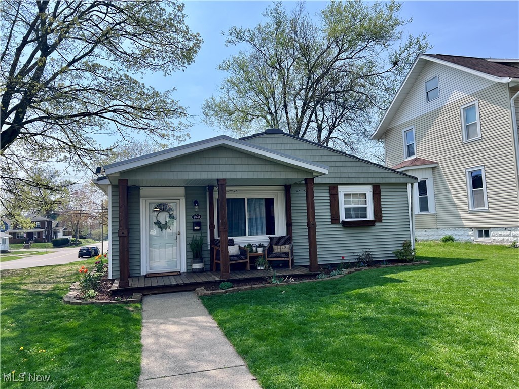 1302 Dover Avenue, Dover, Ohio image 1