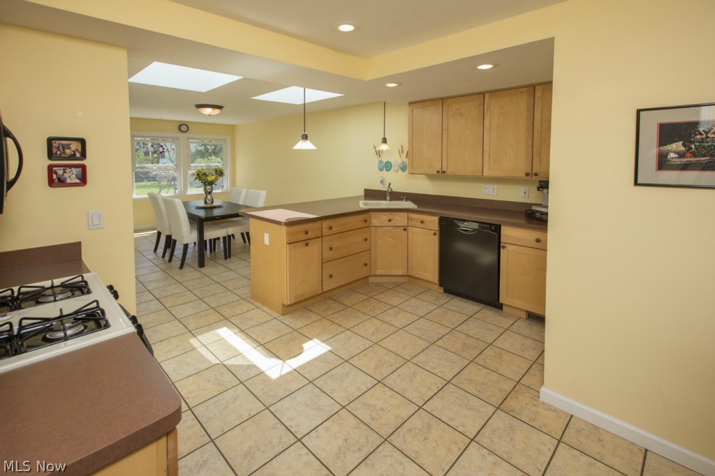 Harold J Whites 01 - Residential