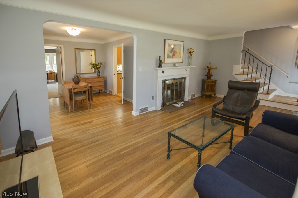 Harold J Whites 01 - Residential