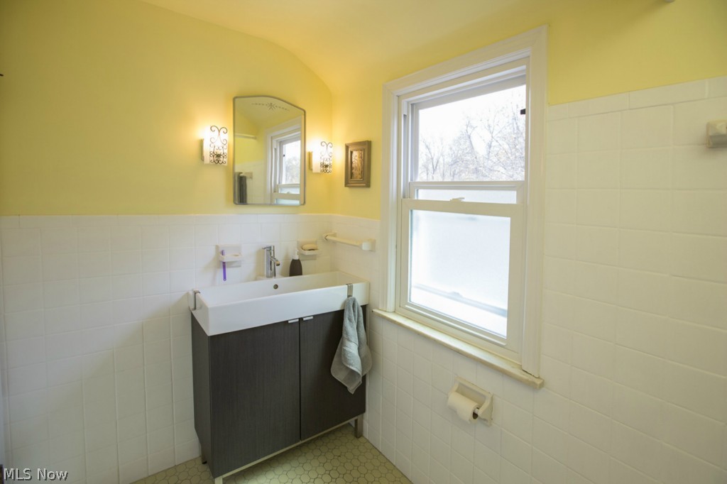 Harold J Whites 01 - Residential