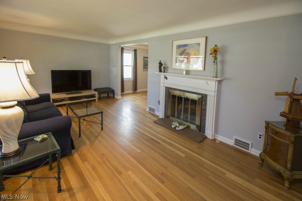 Harold J Whites 01 - Residential